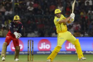 चेन्नईको लगातार तेस्रो हार, बैंगलुरू ४३ रनले विजयी