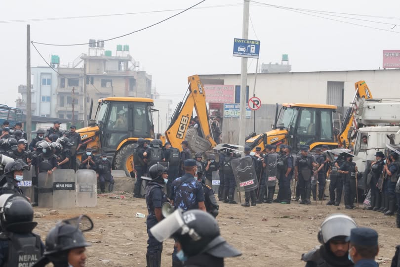 १८ सय प्रहरीको कमाण्डमा मनोहरामा सुकुमबासी अपरेशन