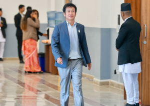 बैठकबाट किन बाहिरिए हर्क साम्पाङ ?