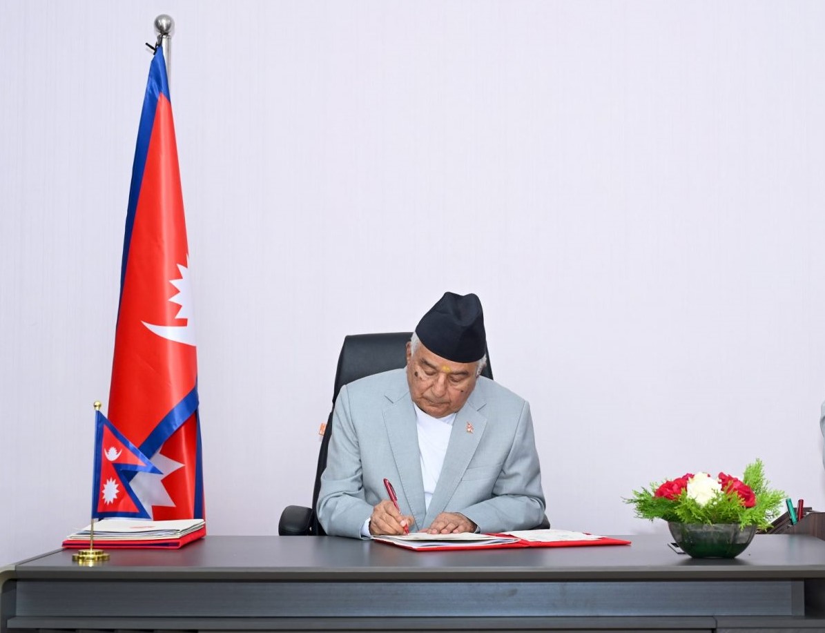 विभिन्न अध्यादेश जारीसँगै पदमुक्त हुँदै पुराना पदाधिकारी