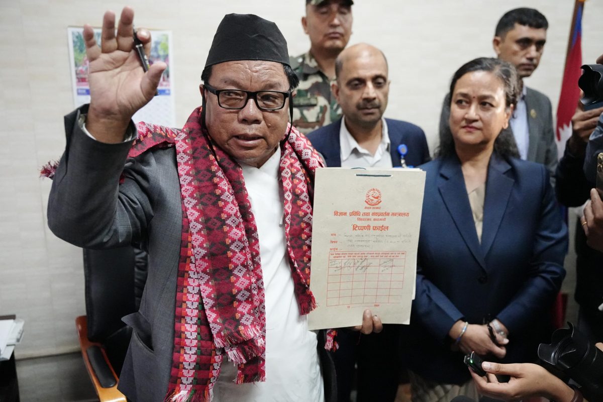 मन्त्री महावीर पुनको दृढोक्ति : “रातदिन काम गर्छु, तीन वर्षभित्र छोड्छु”