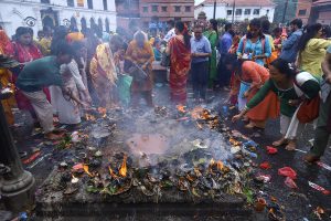 साउने सोमबार : पशुपतिमा विशेष पूजाअर्चना
