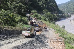 भसभसेको पहिरो बागलुङ–बेनी सडकको मुख्य चुनौती