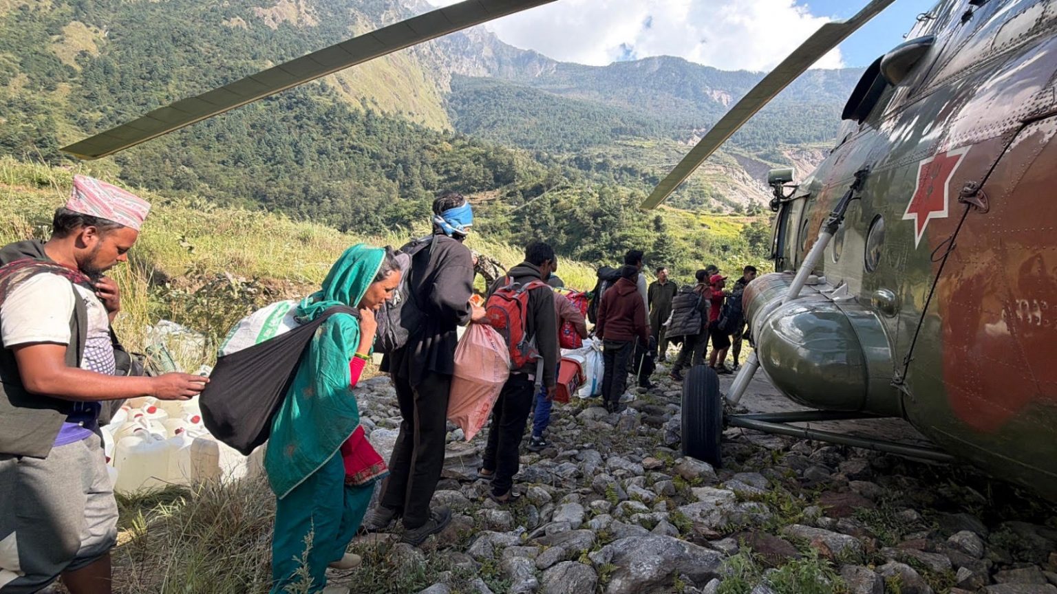 बूढीगण्डकी बाढी : एक हजार बढीको हेलिकोप्टरमार्फत उद्धार