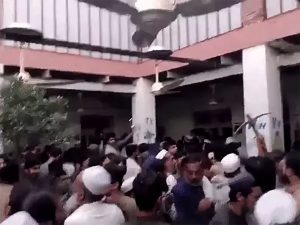 पाकिस्तानको पेशावरमा विद्यालयको छाना खस्दा २९ जनाको मृत्यु